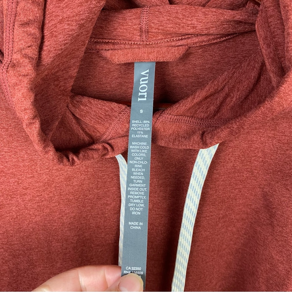 Vuori Currant Heather Halo Essential Hoodie - Picture 4 of 9